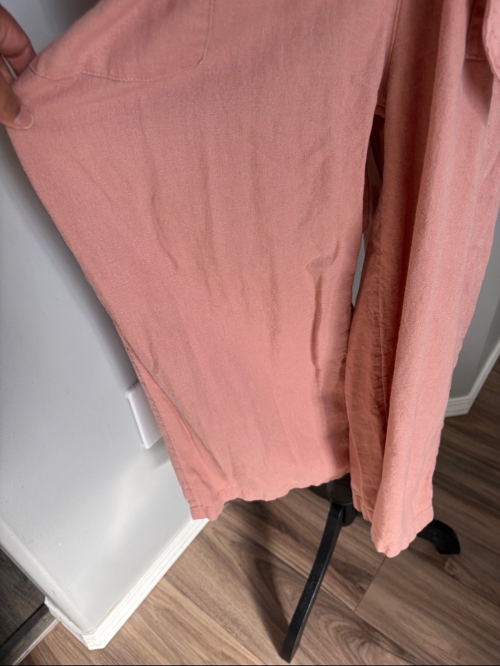 Old Navy Sleeveless V-Neck Tie-Waist Jumpsuit in Dusty Pink - Picture 4 of 8